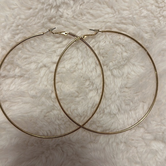 A New Day Large Gold Hoop Earrings NWOT - Picture 3 of 4
